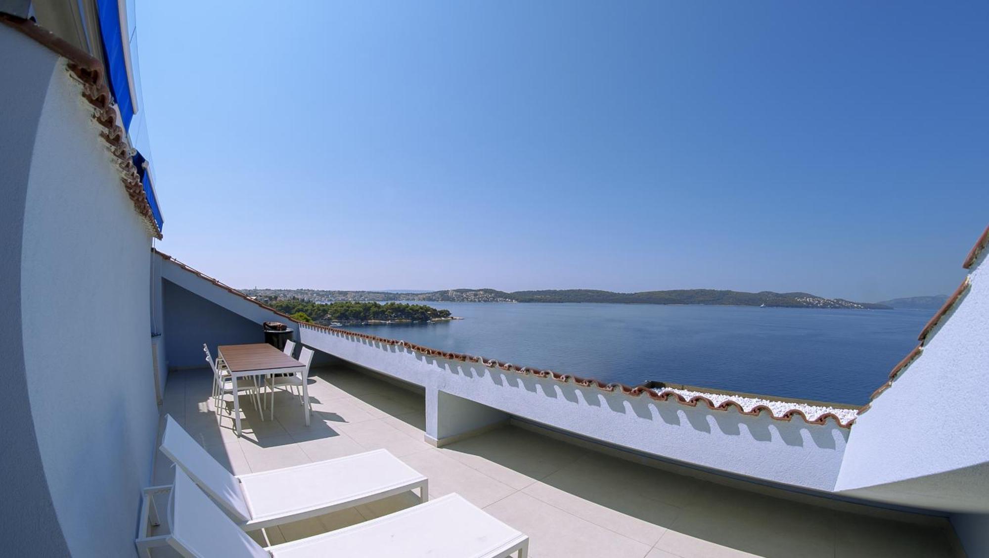 Seafront Luxury Apartments Fun Τρογκίρ Εξωτερικό φωτογραφία