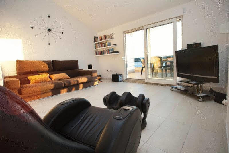 Seafront Luxury Apartments Fun Τρογκίρ Εξωτερικό φωτογραφία